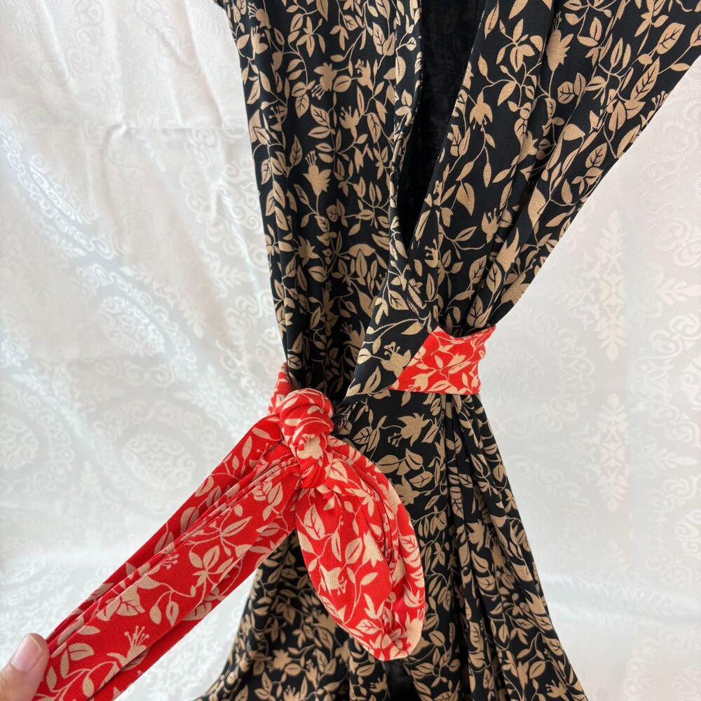 Diane von Furstenberg Floral Wrap Dress 100% Silk Midi Length Autumn Size 6 (S) - Picture 3 of 6